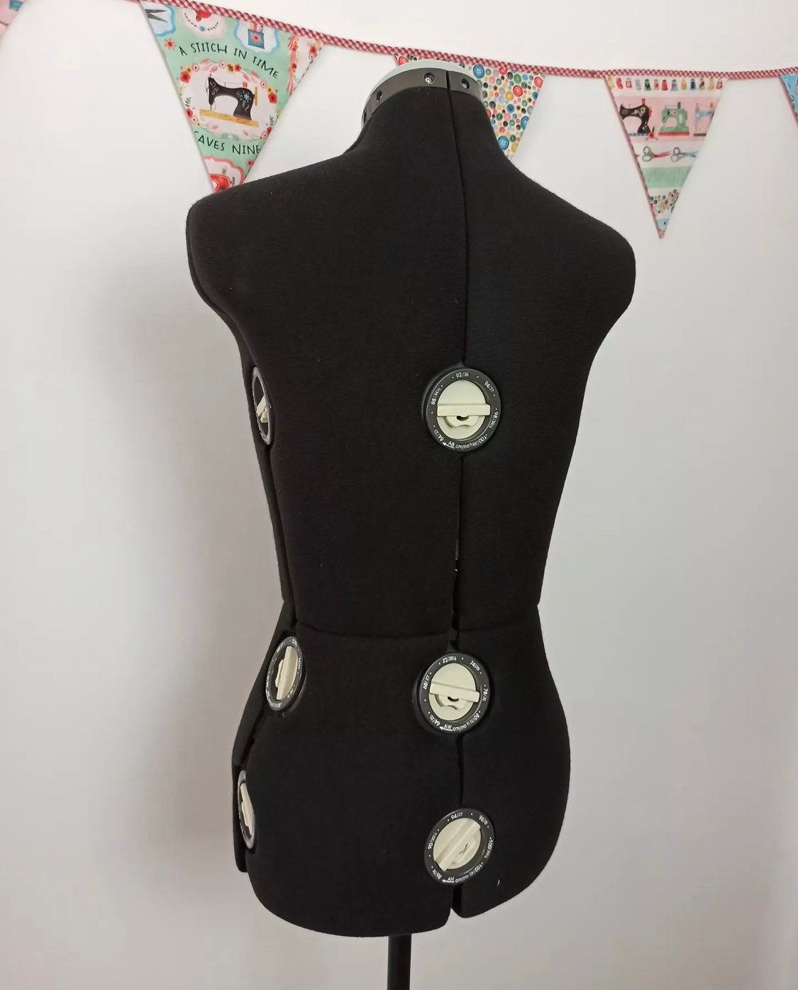 MANIQUÍ AJUSTABLE PARA MODISTA SEWMAQ S 099194A NEGRO