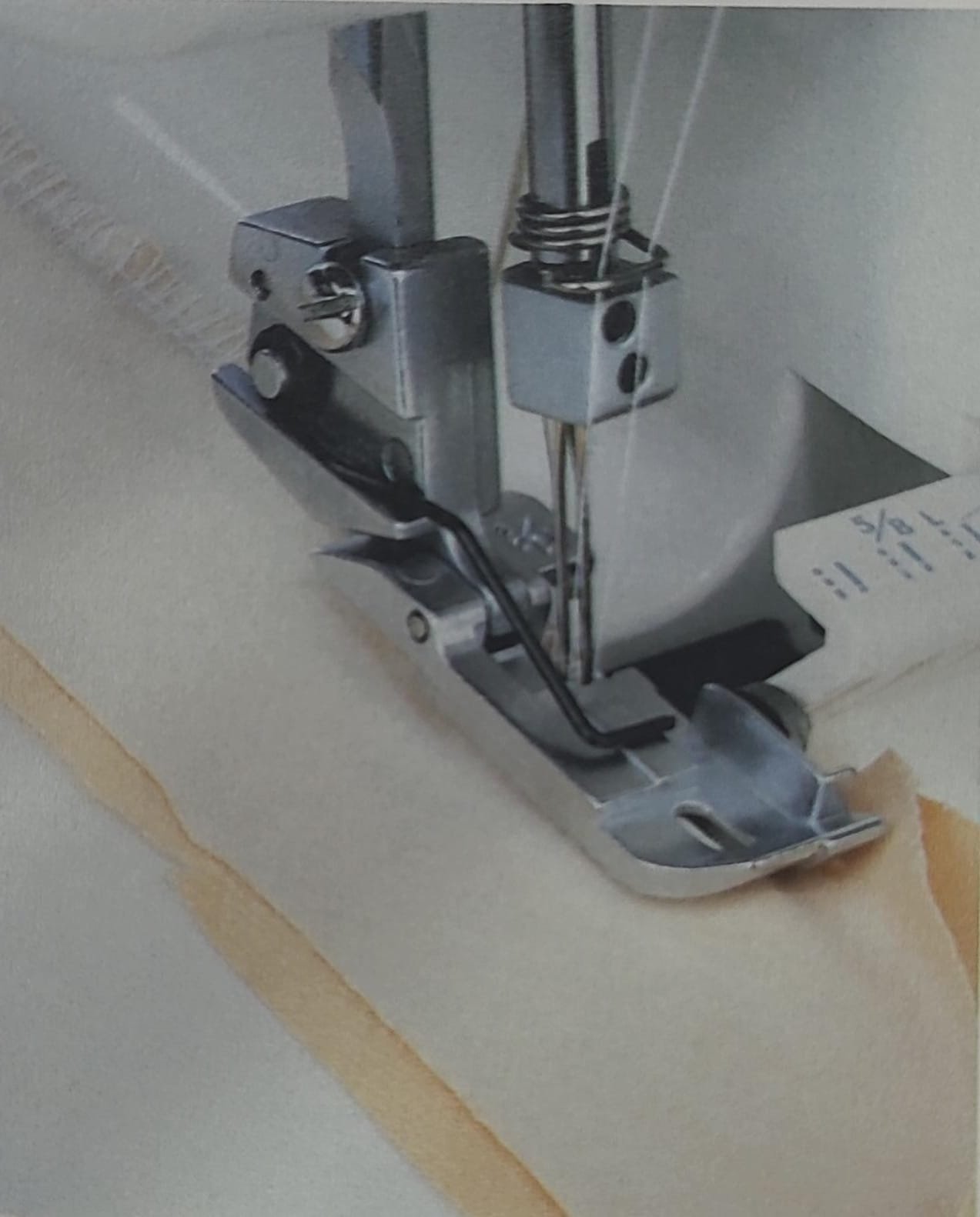 Prensatelas overlock para vivos jn0121 Janome