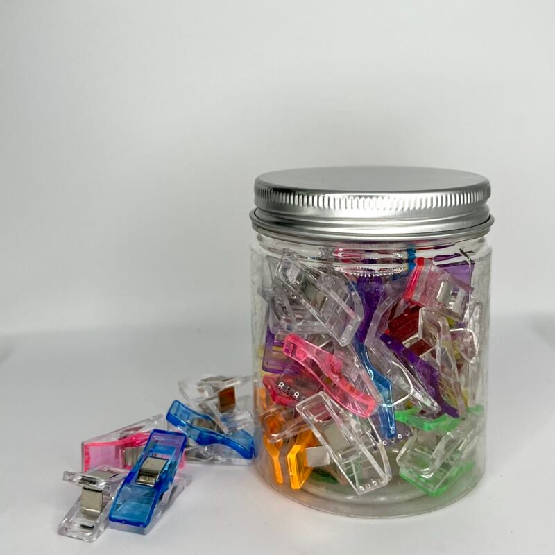 Caja con pinzas pequeñas 099324